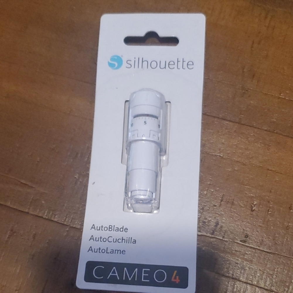 Silhouette Cameo 4 AutoBlade - White